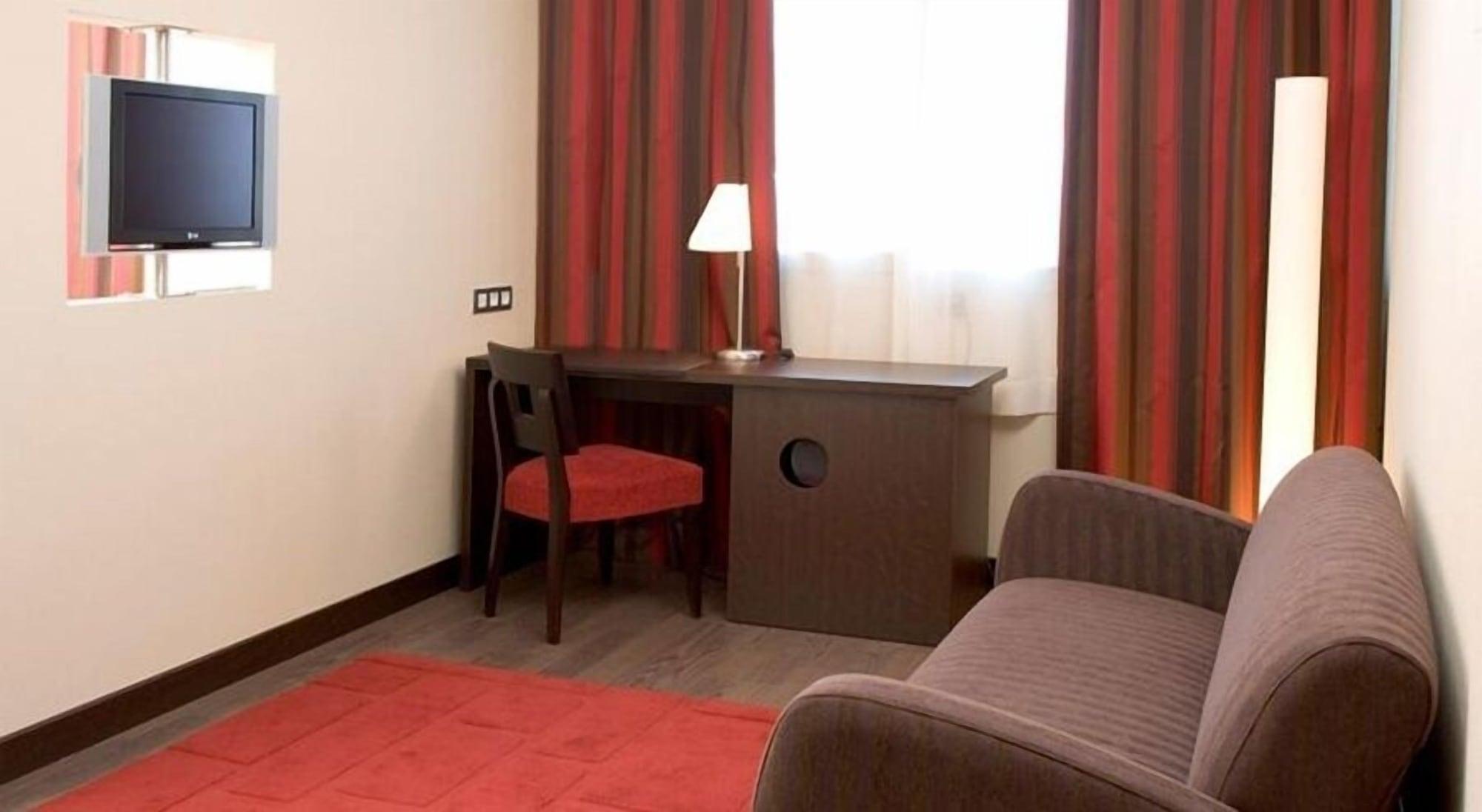 Azz Pamplona Norte Hotel Berriozar Værelse billede
