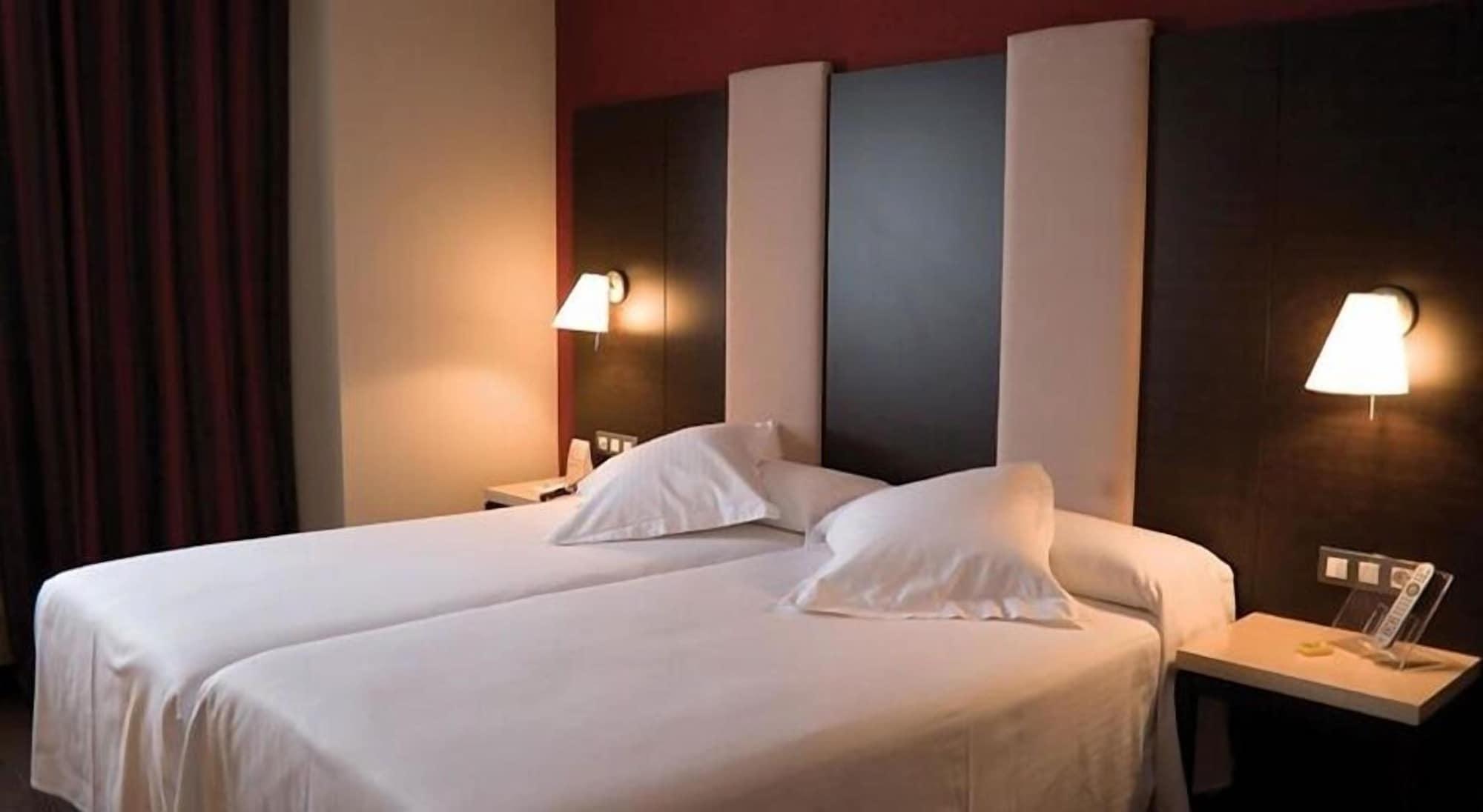 Azz Pamplona Norte Hotel Berriozar Eksteriør billede