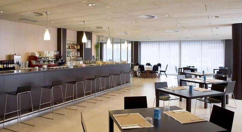 Azz Pamplona Norte Hotel Berriozar Eksteriør billede