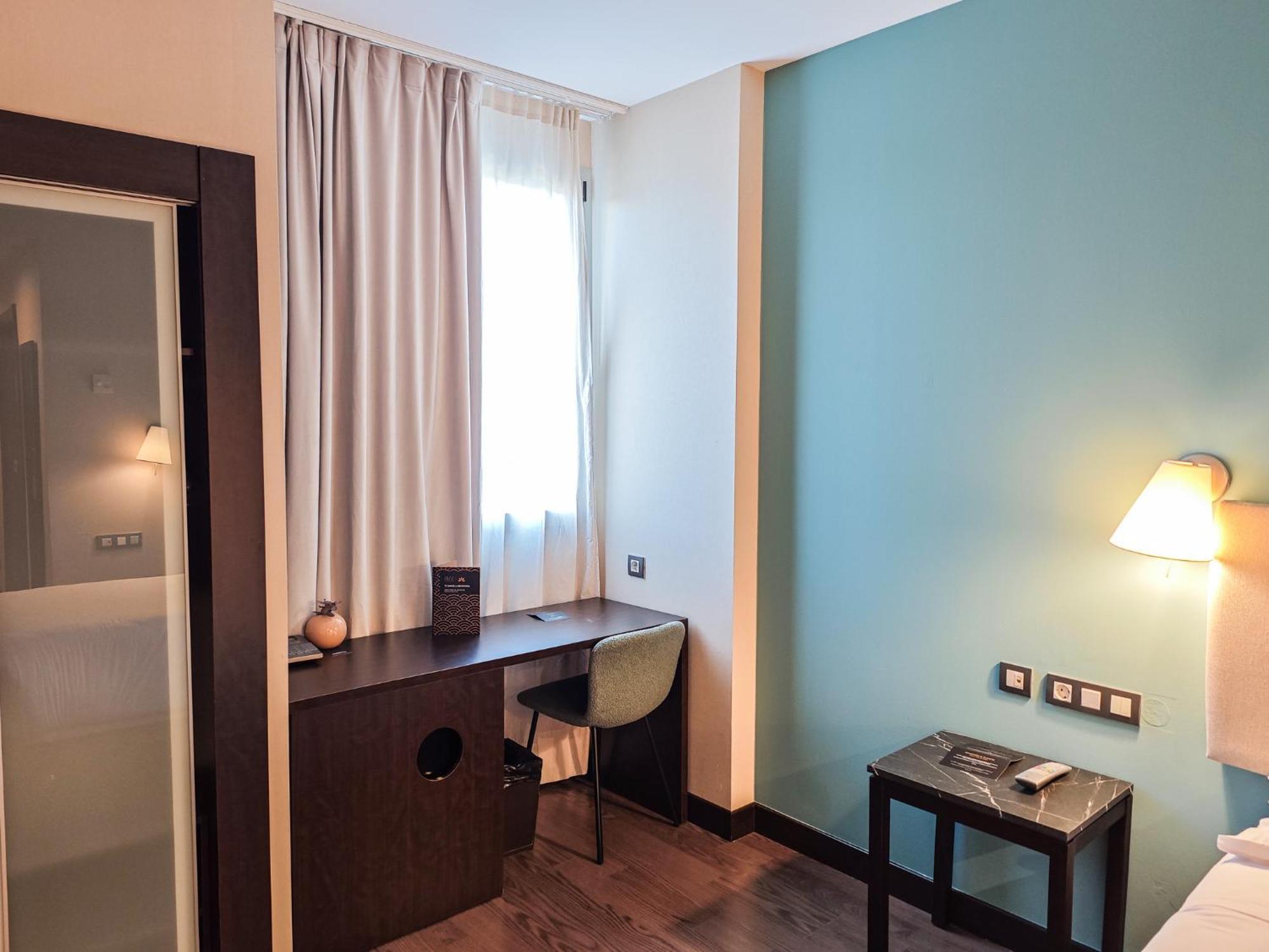 Azz Pamplona Norte Hotel Berriozar Eksteriør billede