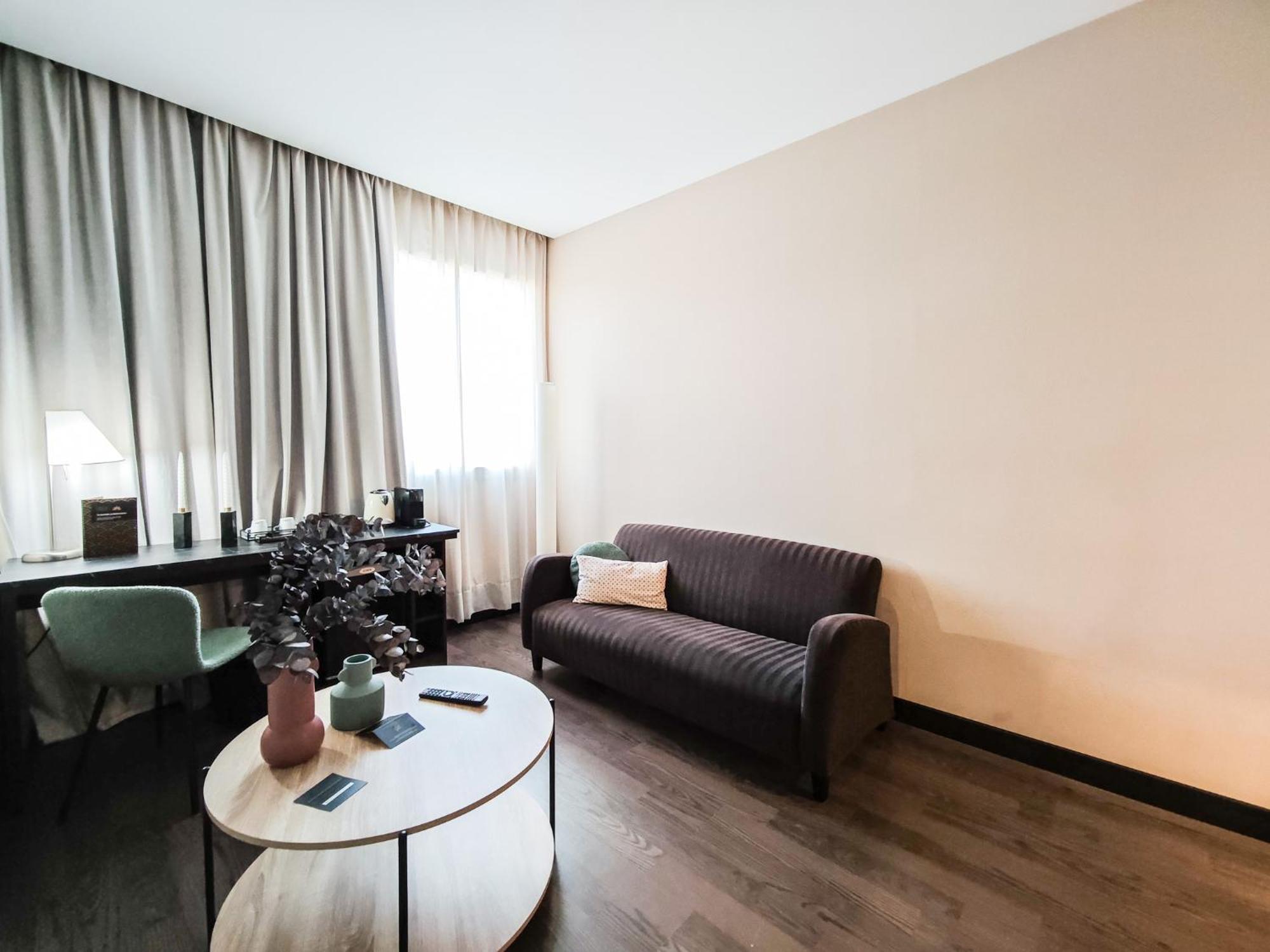 Azz Pamplona Norte Hotel Berriozar Eksteriør billede