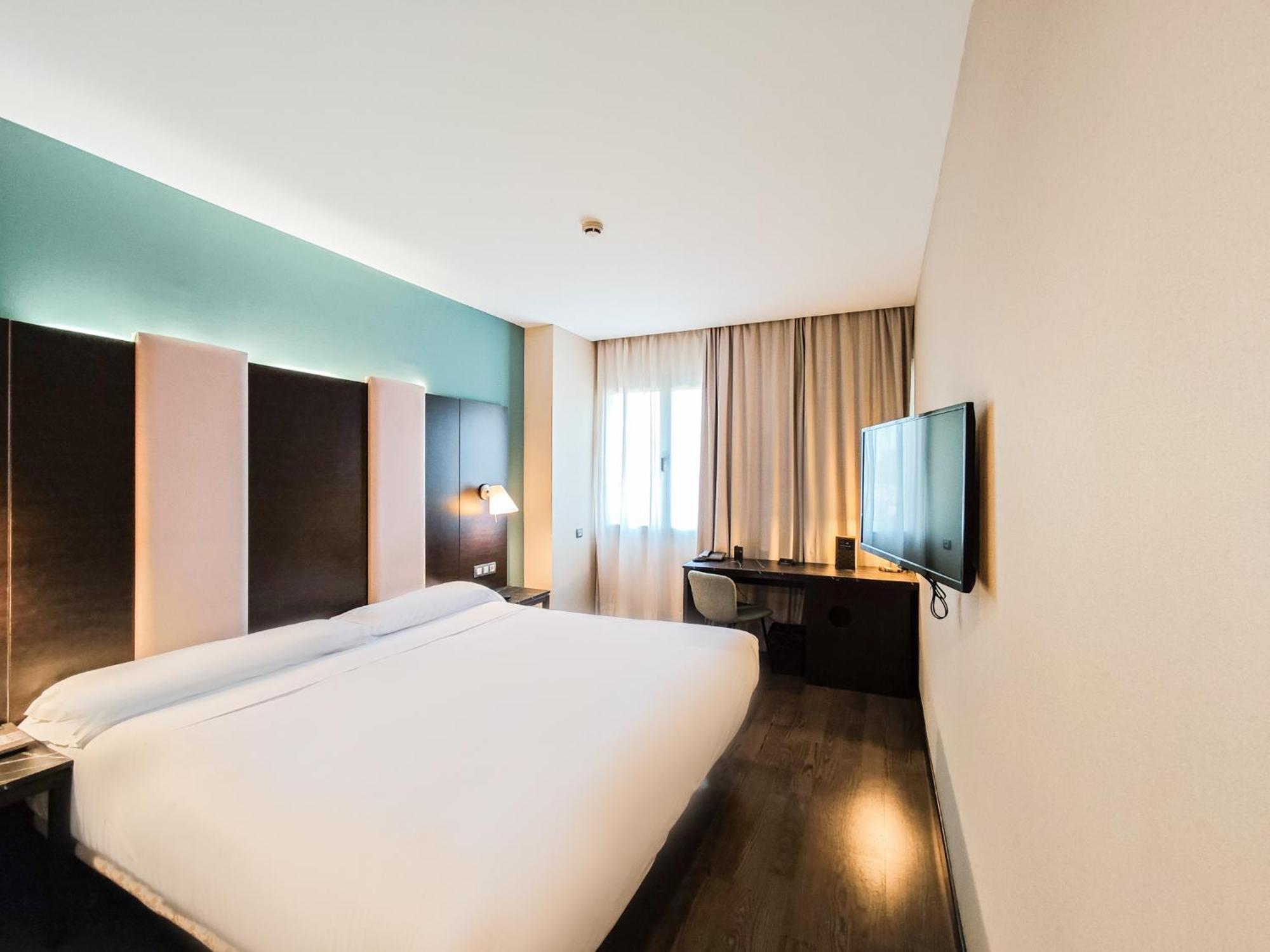 Azz Pamplona Norte Hotel Berriozar Eksteriør billede