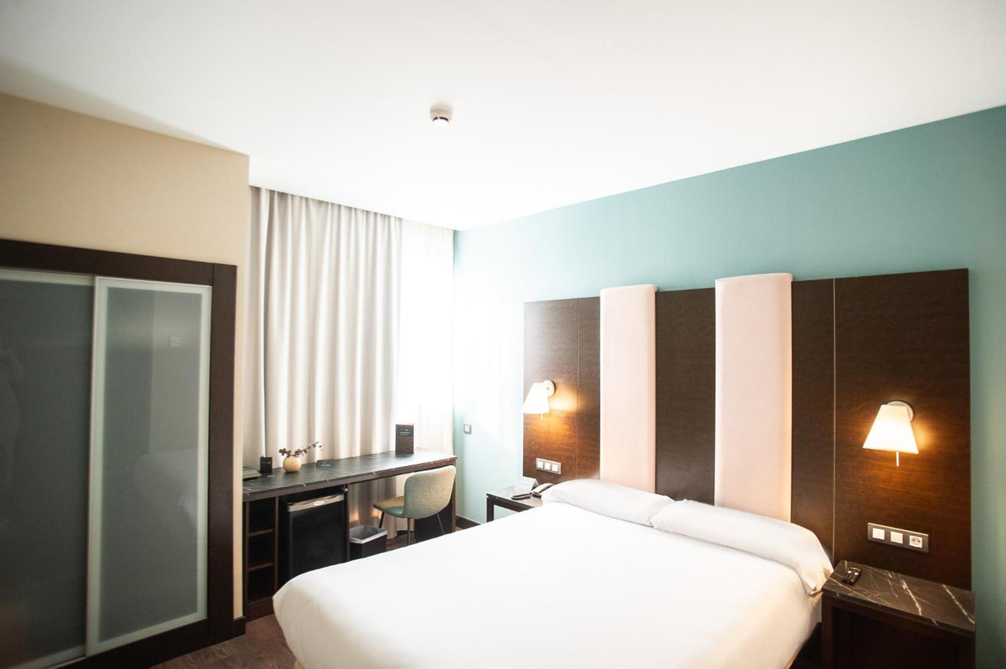 Azz Pamplona Norte Hotel Berriozar Eksteriør billede