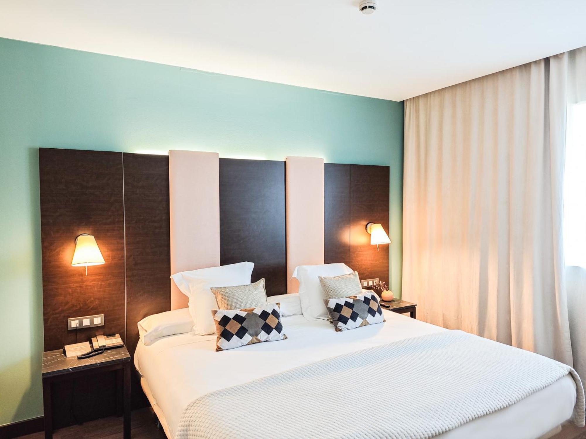 Azz Pamplona Norte Hotel Berriozar Eksteriør billede