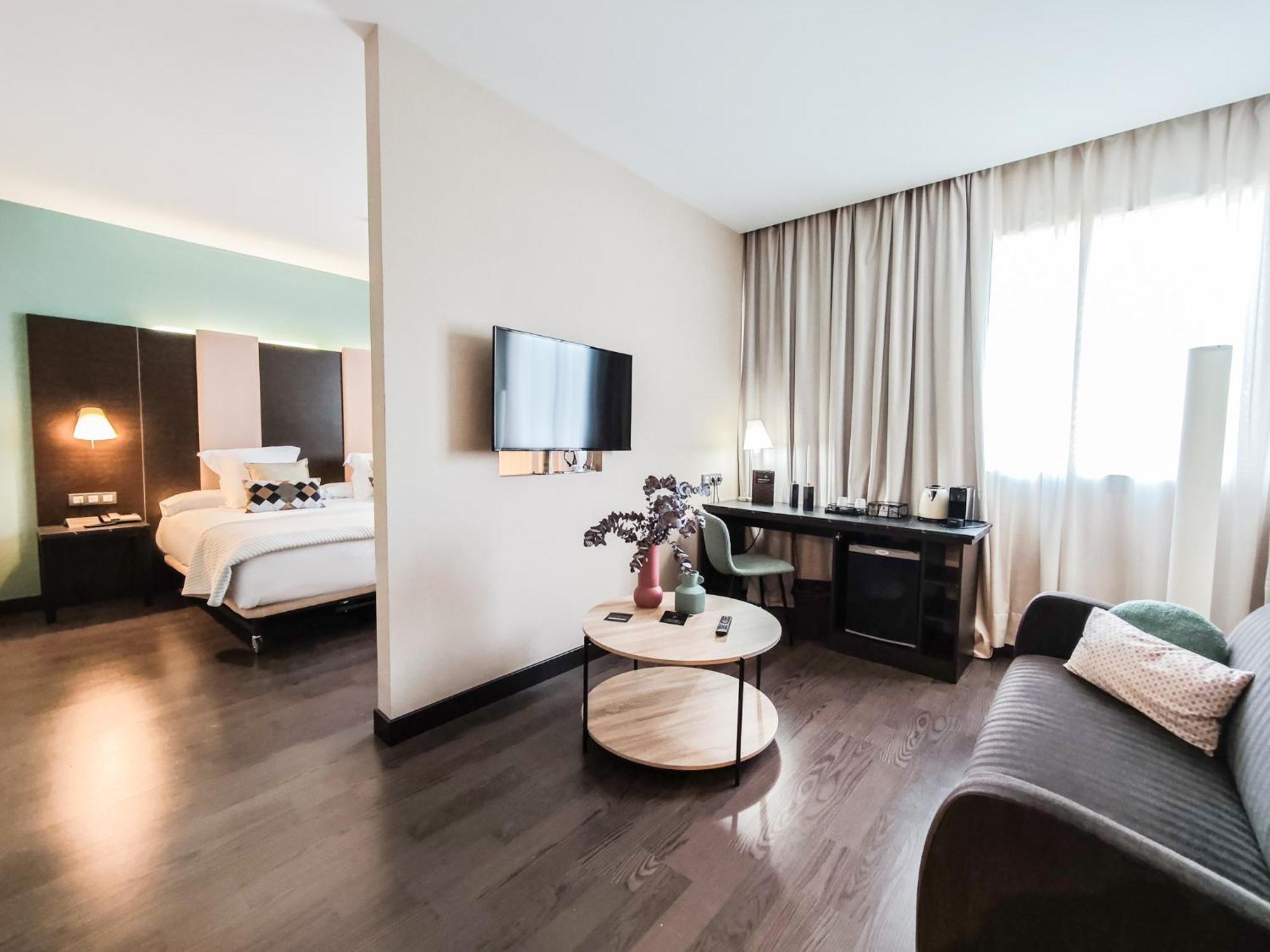 Azz Pamplona Norte Hotel Berriozar Eksteriør billede