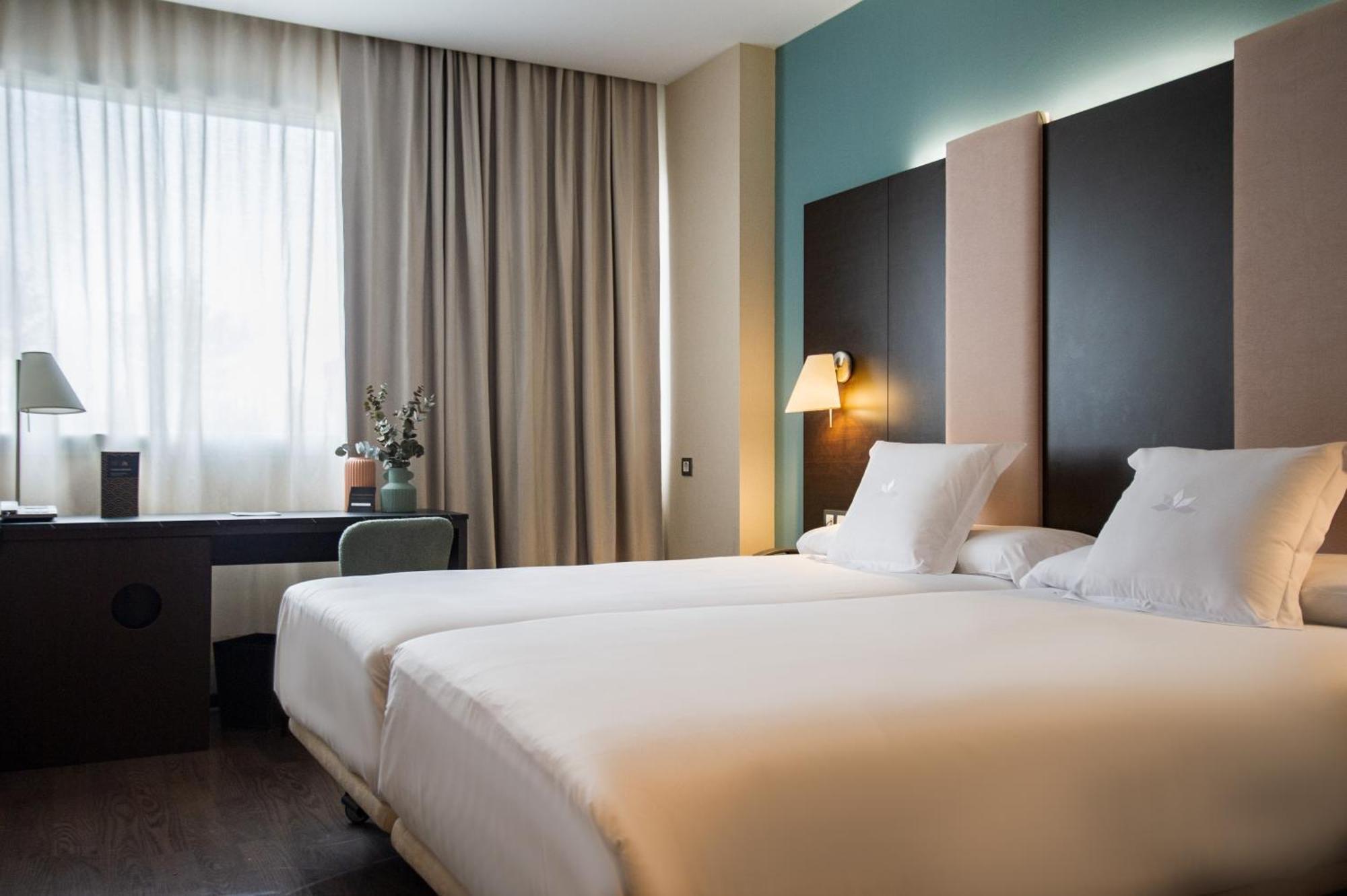 Azz Pamplona Norte Hotel Berriozar Eksteriør billede